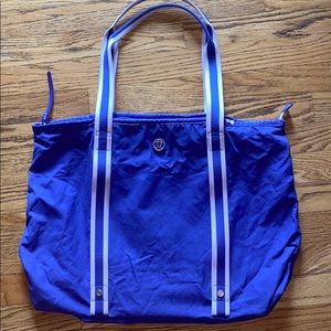 purple lululemon tote